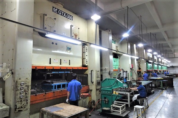 沖壓300T -沖壓五金廠(chǎng)-誠(chéng)瑞豐