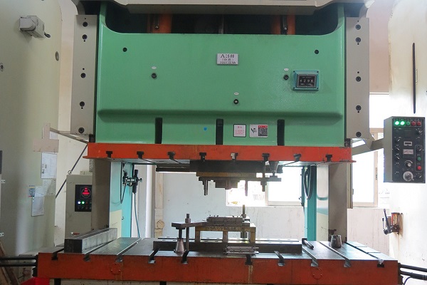 東莞五金沖壓加工廠-誠瑞豐