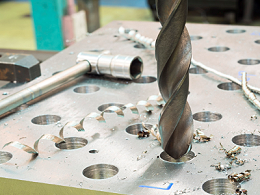 佛山五金沖壓模具廠，立式鉆床操作技巧