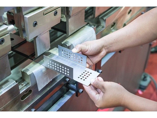 五金沖壓件加工廠，16種沖壓拉伸類型全套解答