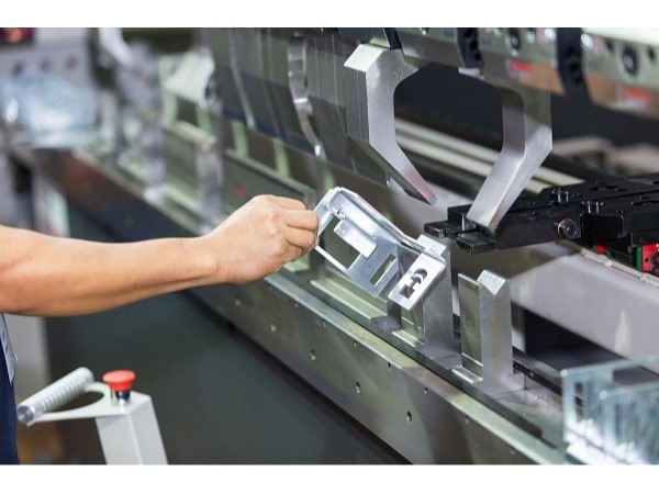 茂名五金沖壓件，剪板機(jī)使用方法詳解-[誠(chéng)瑞豐]