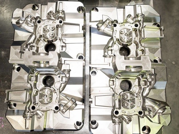 多工位級(jí)進(jìn)模