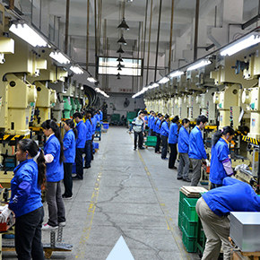 誠(chéng)瑞豐五金沖壓加工生產(chǎn)設(shè)備