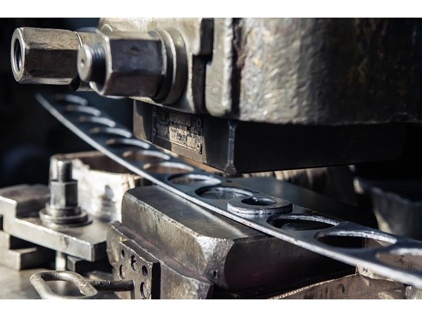 龍華沖壓加工廠，五金沖壓工序詳細(xì)圖解(1)[誠瑞豐]