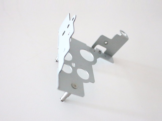 精密五金沖壓件3892-E150-05 精密五金沖壓件3892-E150-05